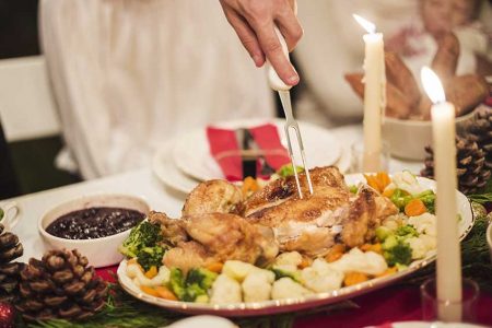 10 TRUCURI PENTRU A MÂNCA SĂNĂTOS DE SĂRBĂTORI